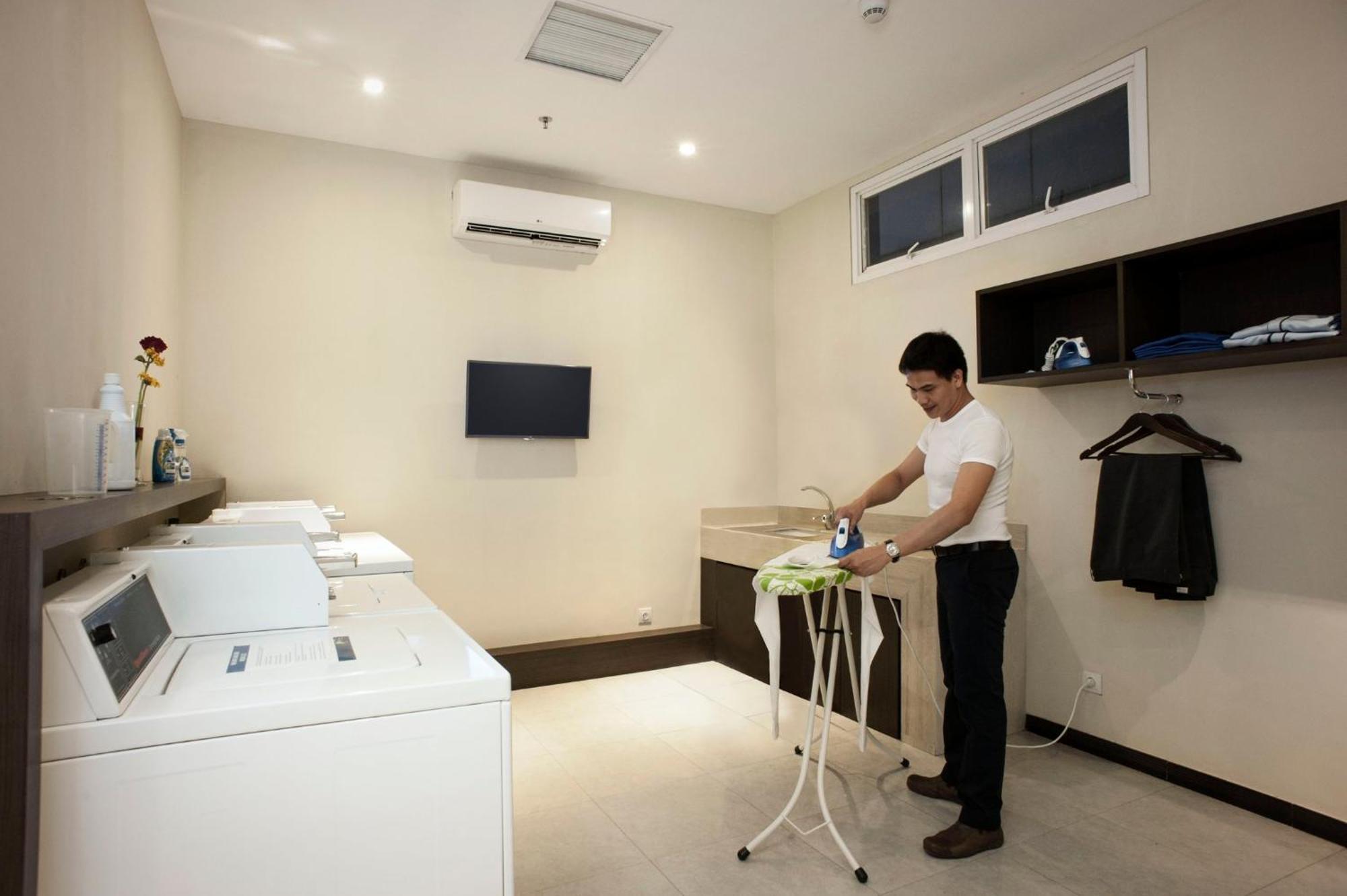 Holiday Inn Express Surabaya Centerpoint By Ihg Esterno foto