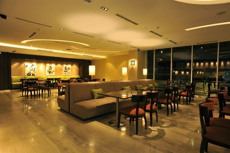 Holiday Inn Express Surabaya Centerpoint By Ihg Esterno foto