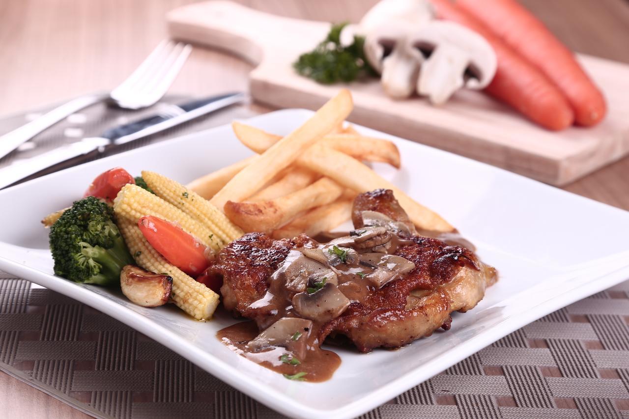 Holiday Inn Express Surabaya Centerpoint By Ihg Esterno foto