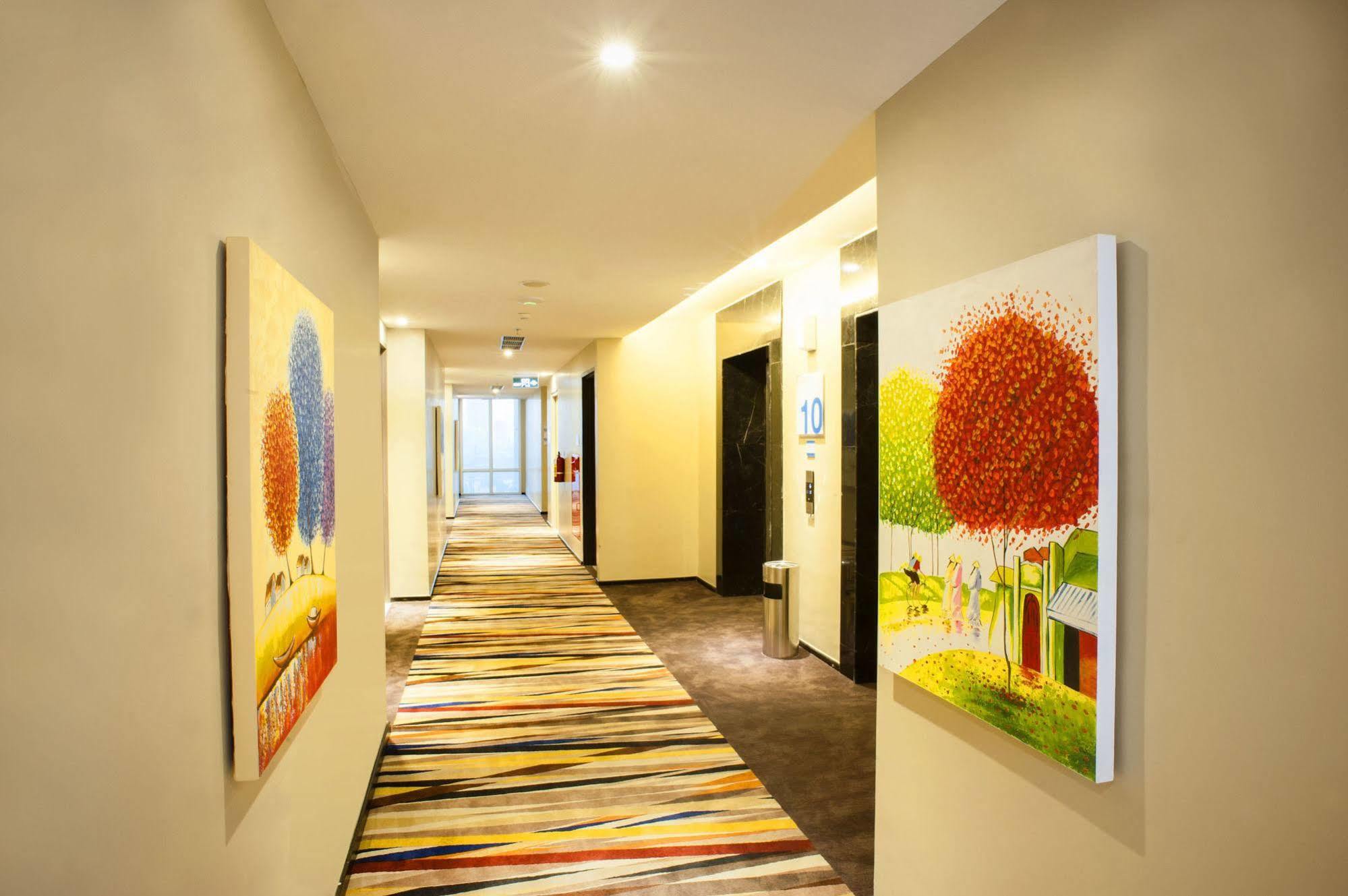 Holiday Inn Express Surabaya Centerpoint By Ihg Esterno foto
