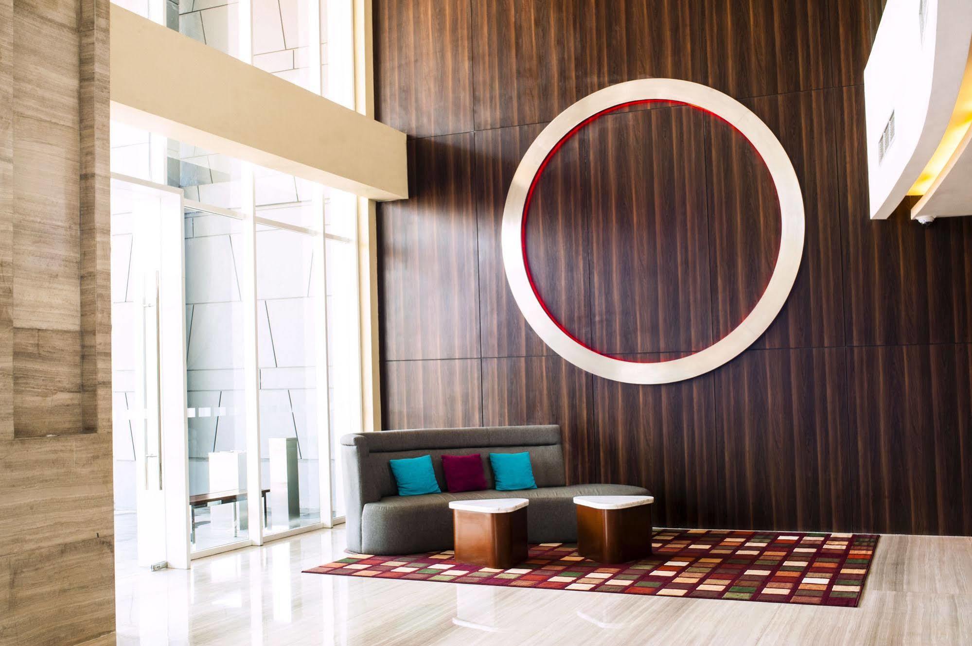 Holiday Inn Express Surabaya Centerpoint By Ihg Esterno foto