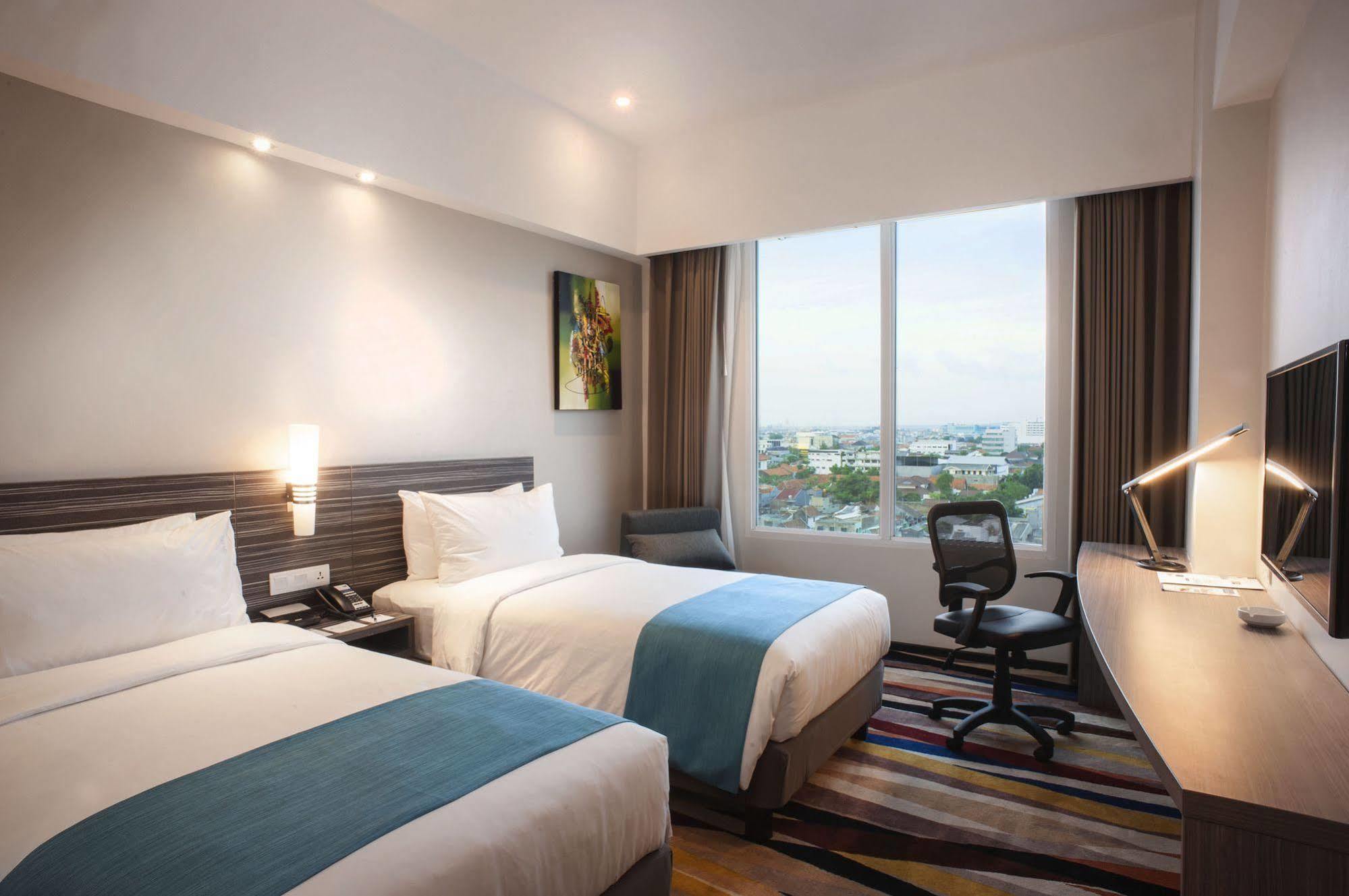 Holiday Inn Express Surabaya Centerpoint By Ihg Esterno foto