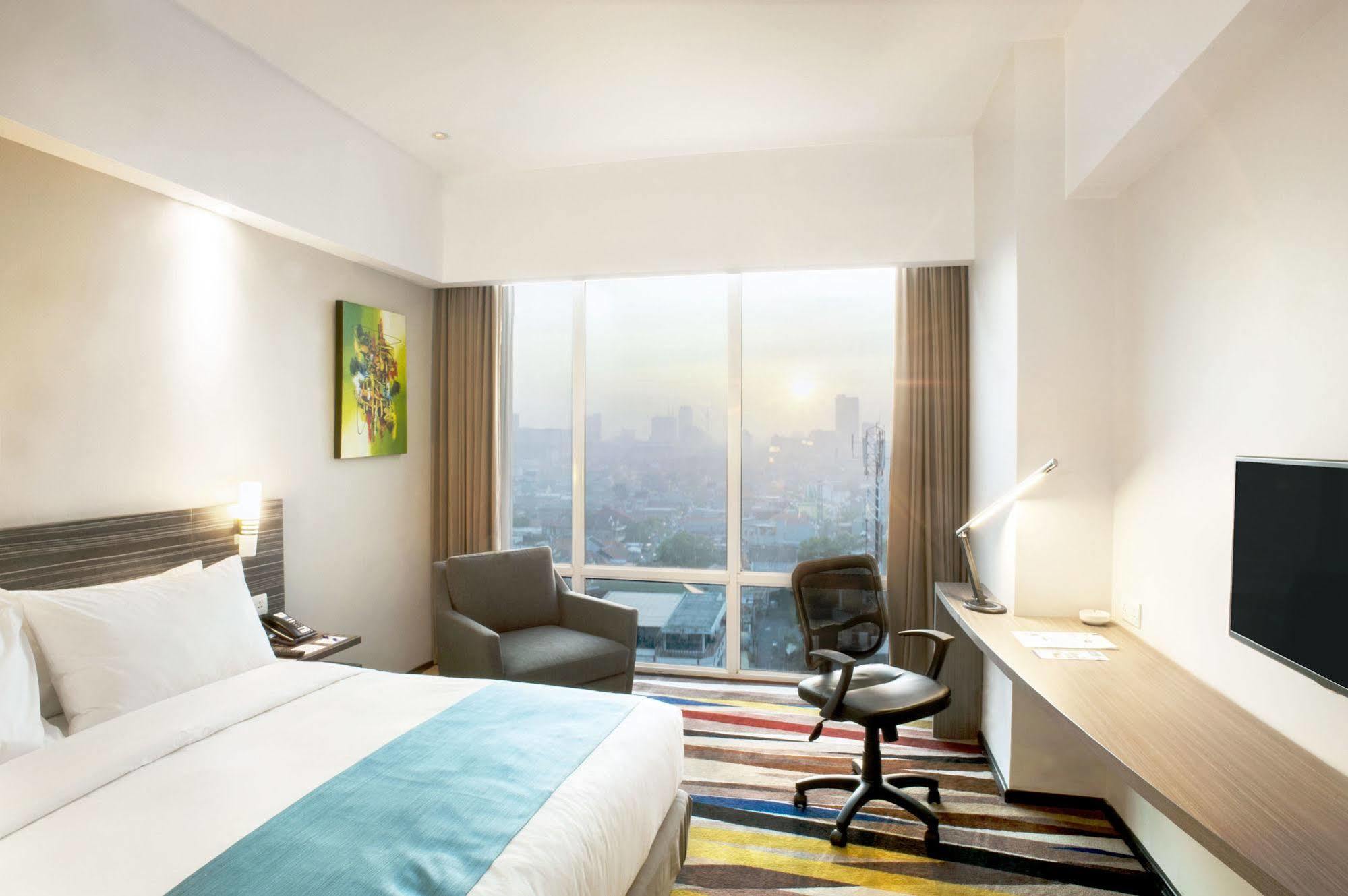 Holiday Inn Express Surabaya Centerpoint By Ihg Esterno foto
