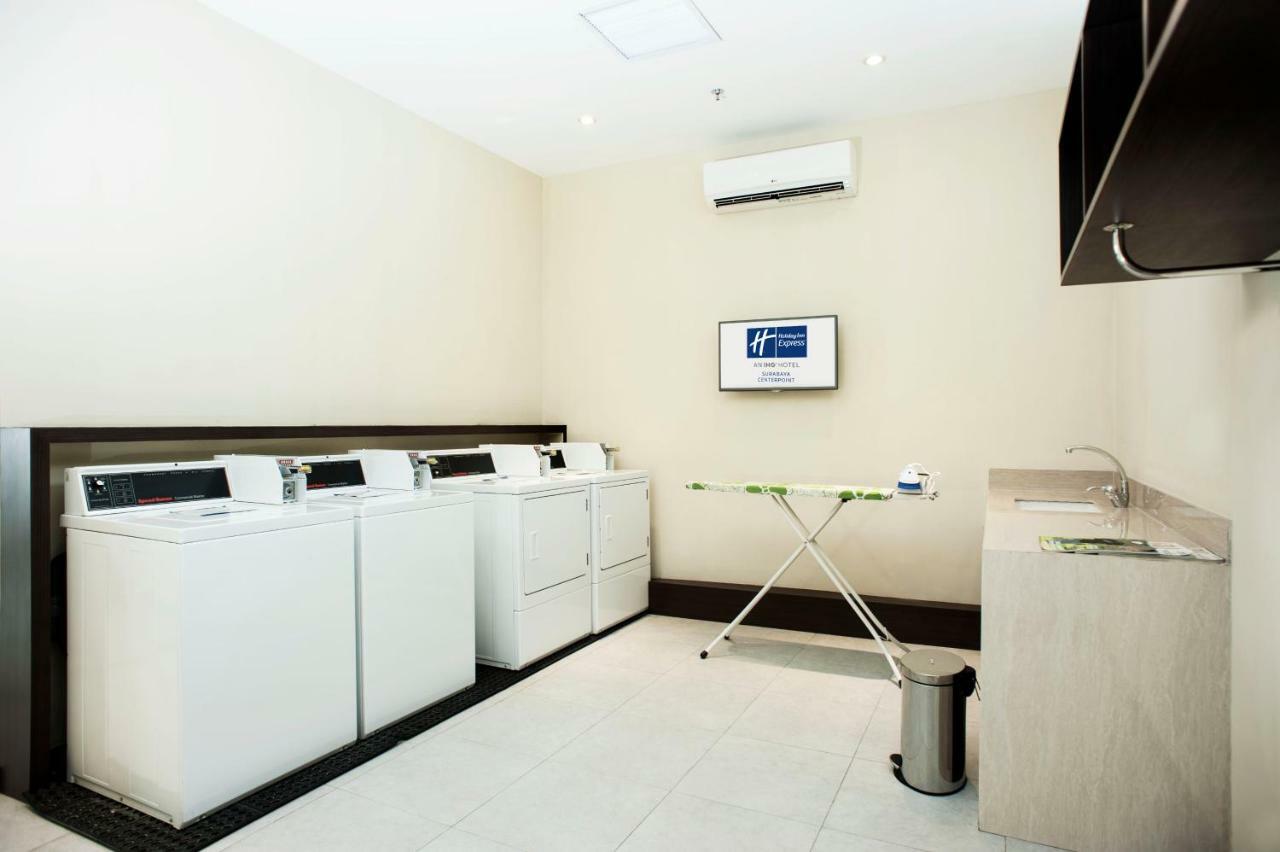 Holiday Inn Express Surabaya Centerpoint By Ihg Esterno foto